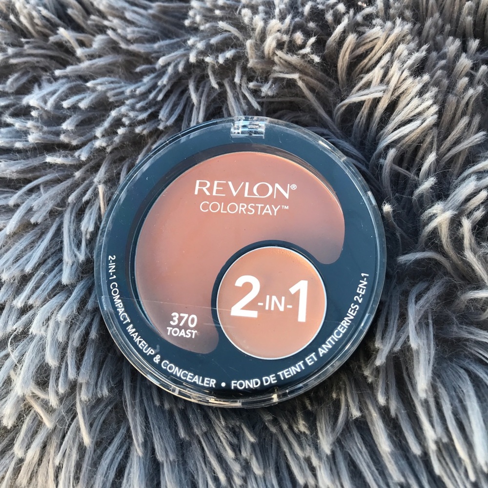Revlon ColorStay 2-in-1 Compact Makeup & Concealer
